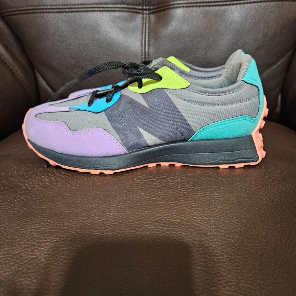 Girls sneakers